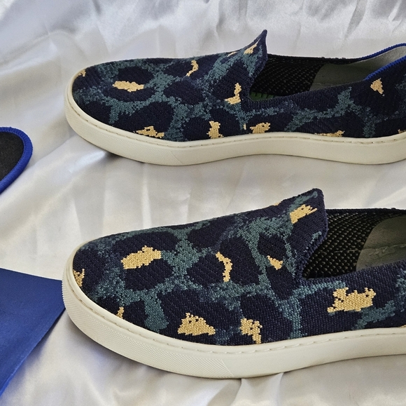 Rothy's Slip On Blue Spot Leopard Cheetah Print Sneakers Navy size 8 - Picture 7 of 16